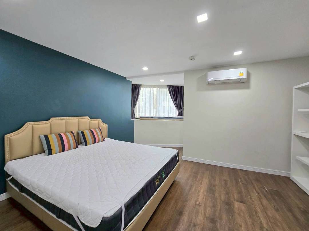 3-Bed 3-Bath 223sqm Condo at President Park Sukhumvit 24 near BTS Phrom Phong for Rent 68K THB