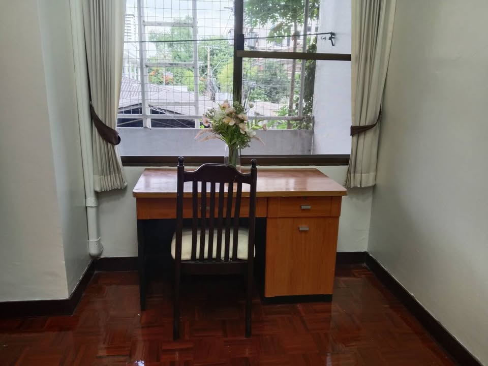 3-Bed 2-Bath 200 sqm Swasdi Mansion Sukhumvit 31 Condo Near Phrom Phong BTS for Rent 55K THB