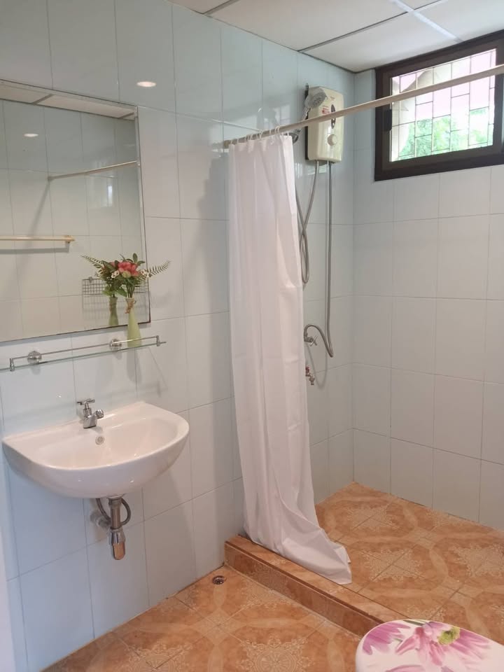 3-Bed 2-Bath 200 sqm Swasdi Mansion Sukhumvit 31 Condo Near Phrom Phong BTS for Rent 55K THB
