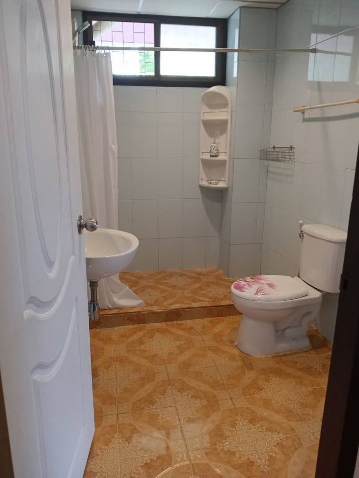 3-Bed 2-Bath 200 sqm Swasdi Mansion Sukhumvit 31 Condo Near Phrom Phong BTS for Rent 55K THB